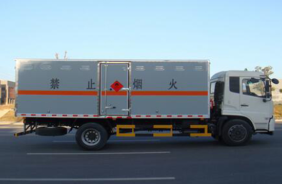 东风天锦气瓶厢式运输车