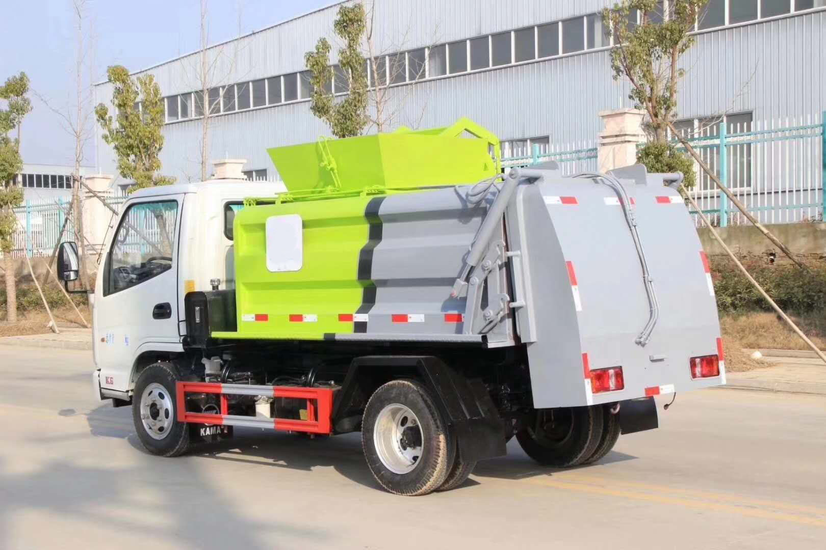 凯马餐厨垃圾车（方罐）