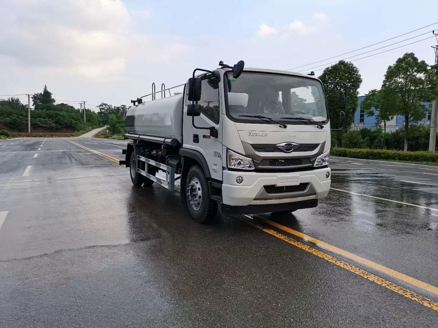 福田瑞沃ESC新款洒水车