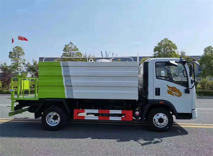 重汽豪曼多功能抑尘车