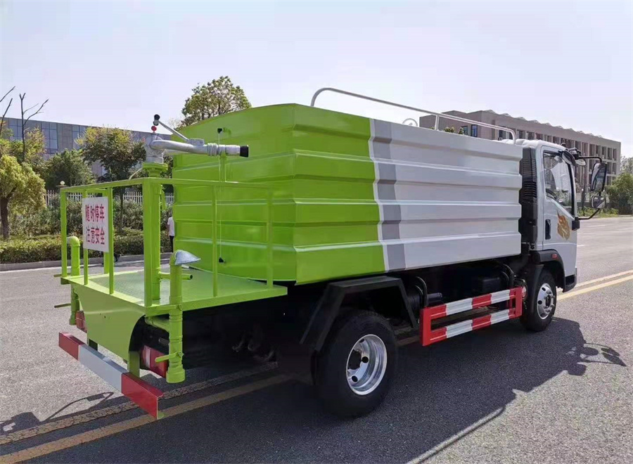 重汽豪曼多功能抑尘车