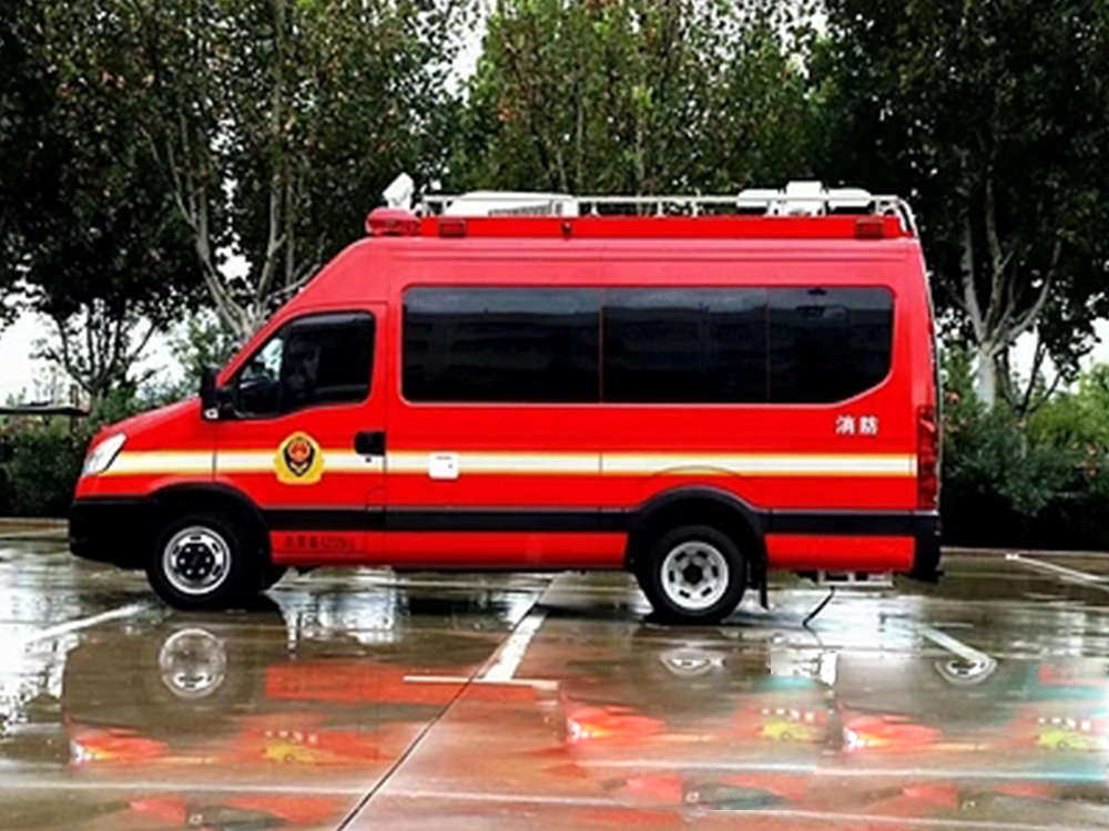 依维柯通讯指挥车