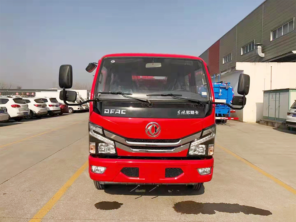 东风多利卡双排消防洒水车