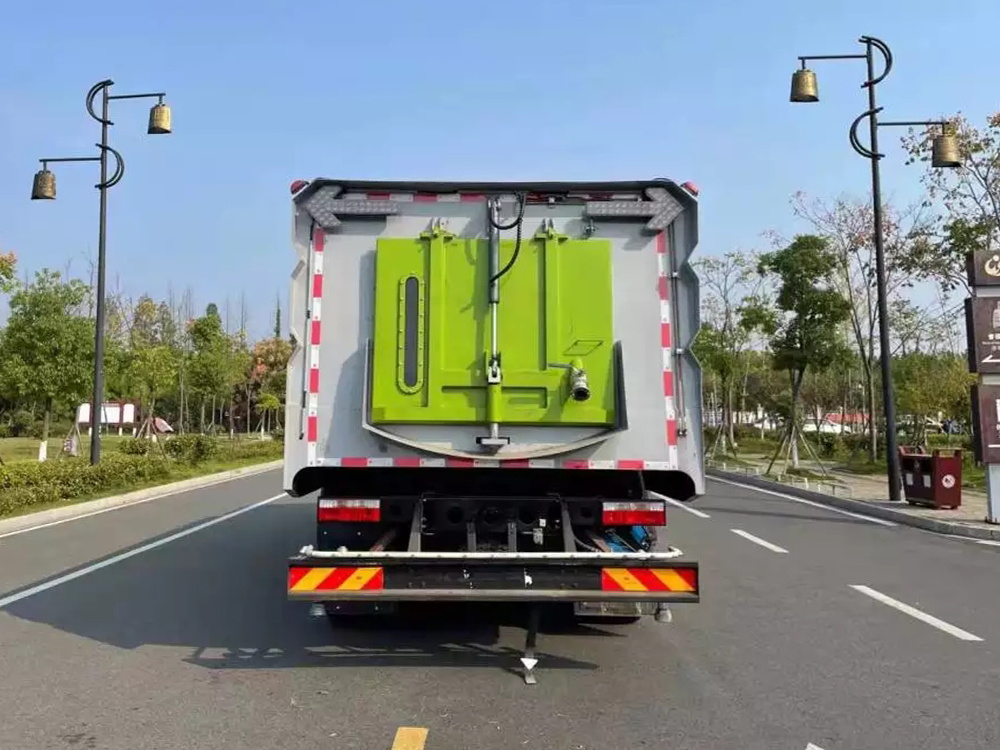 东风D9洗扫车