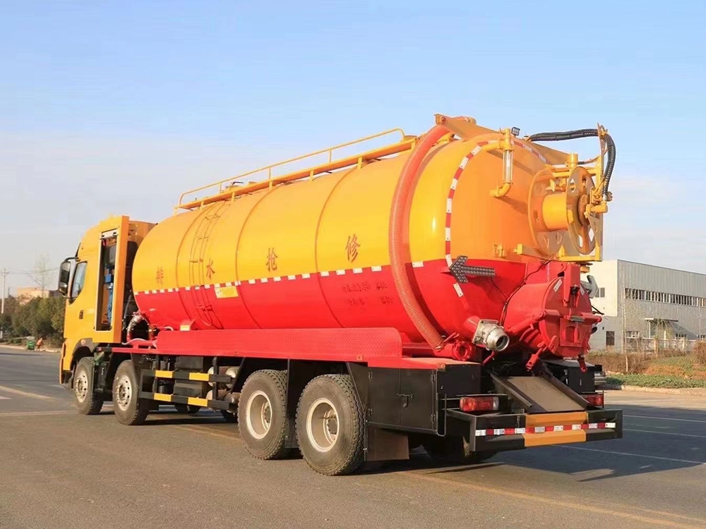 柳汽乘龙33方清洗吸污车