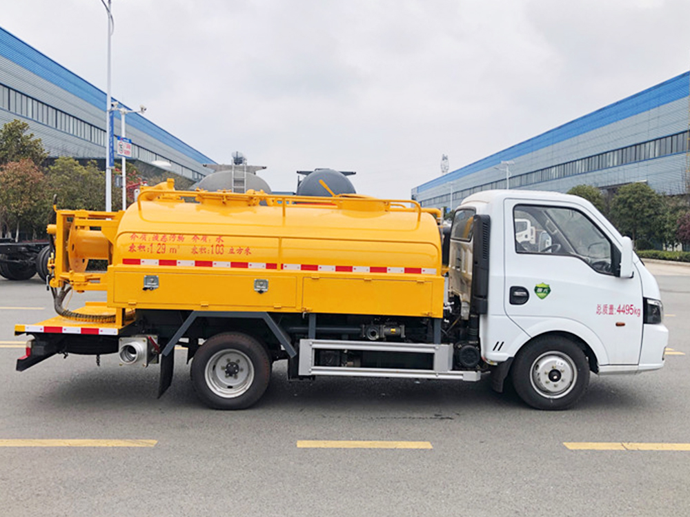 东风蓝牌3方清洗吸污车