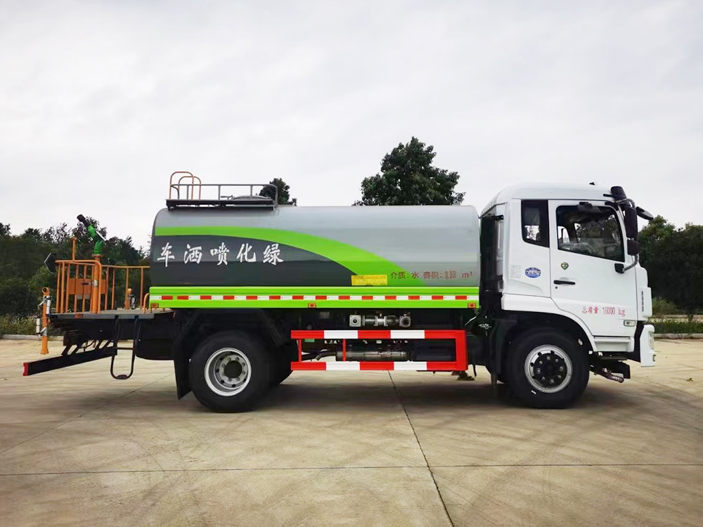东风福瑞卡F9绿化喷洒车