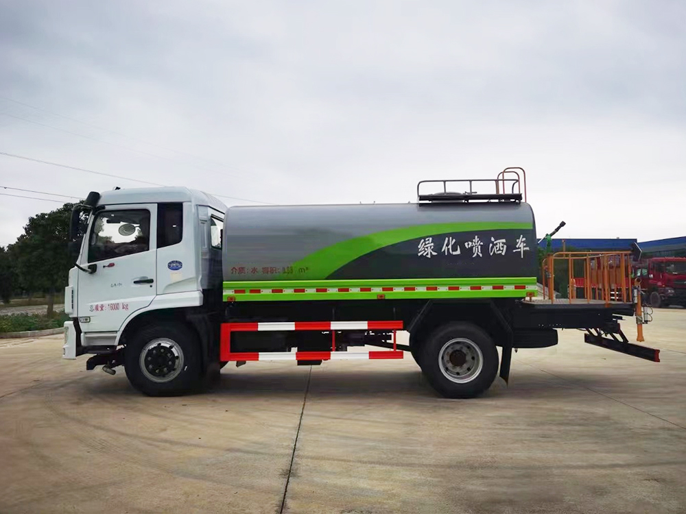 东风福瑞卡F9绿化喷洒车