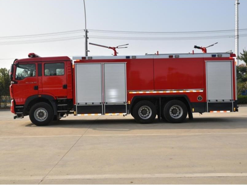 11吨 国六 豪沃TX7后双桥干粉泡沫联用消防车